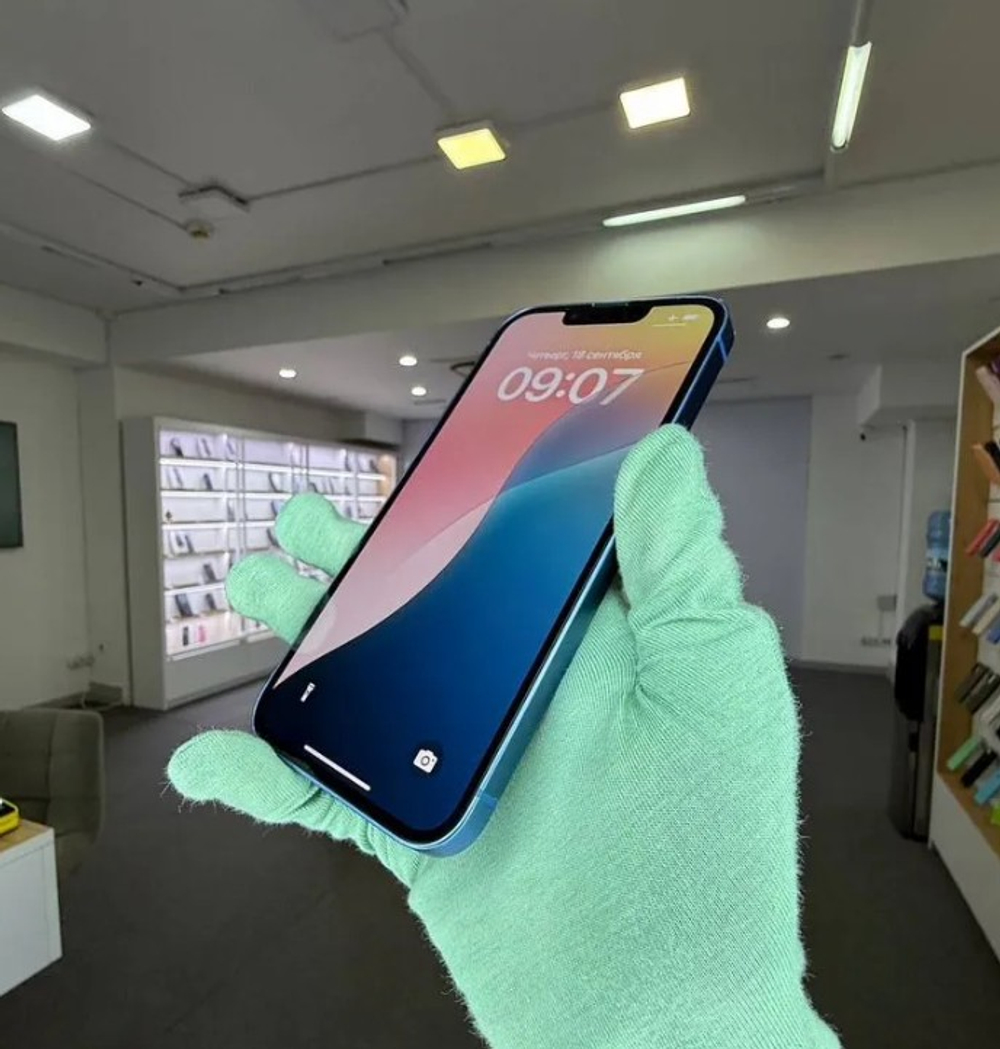 iPhone 13, 128 ГБ б/у