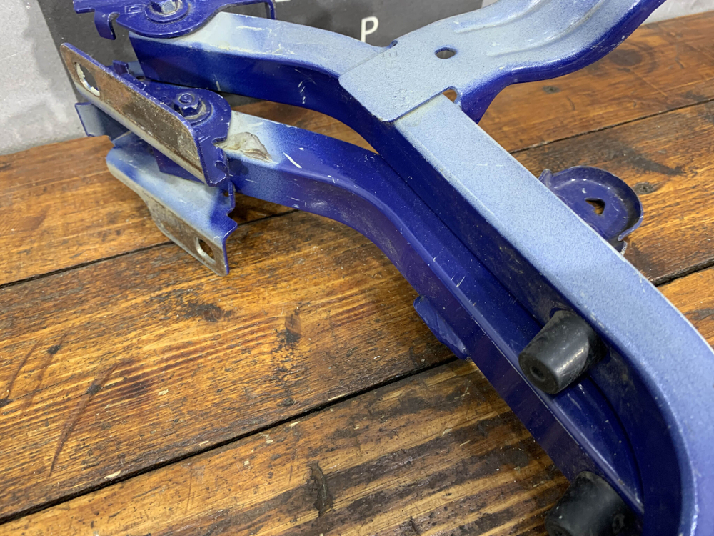 Петли багажника комплект Renault Logan 1 04-14 Б/У Оригинал 6001546880