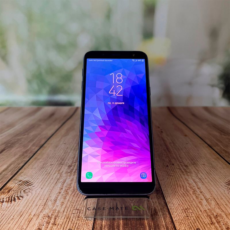 Смартфон Samsung Galaxy J6 (2018) 3/32GB (J600F) (Витринный)