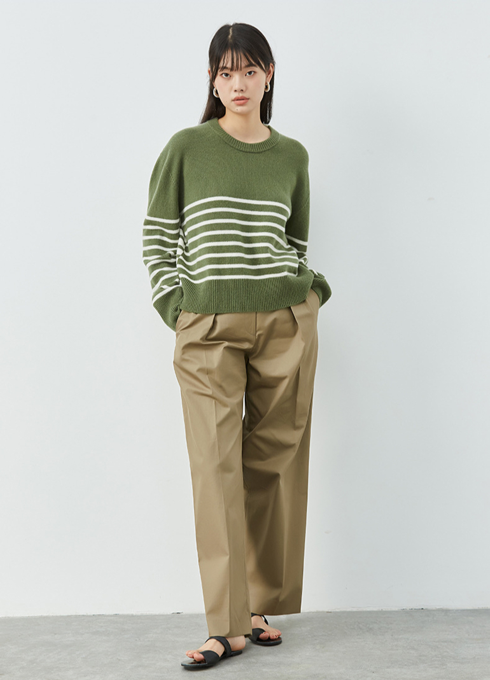 Бесшовный шерстяной пуловер в полоску