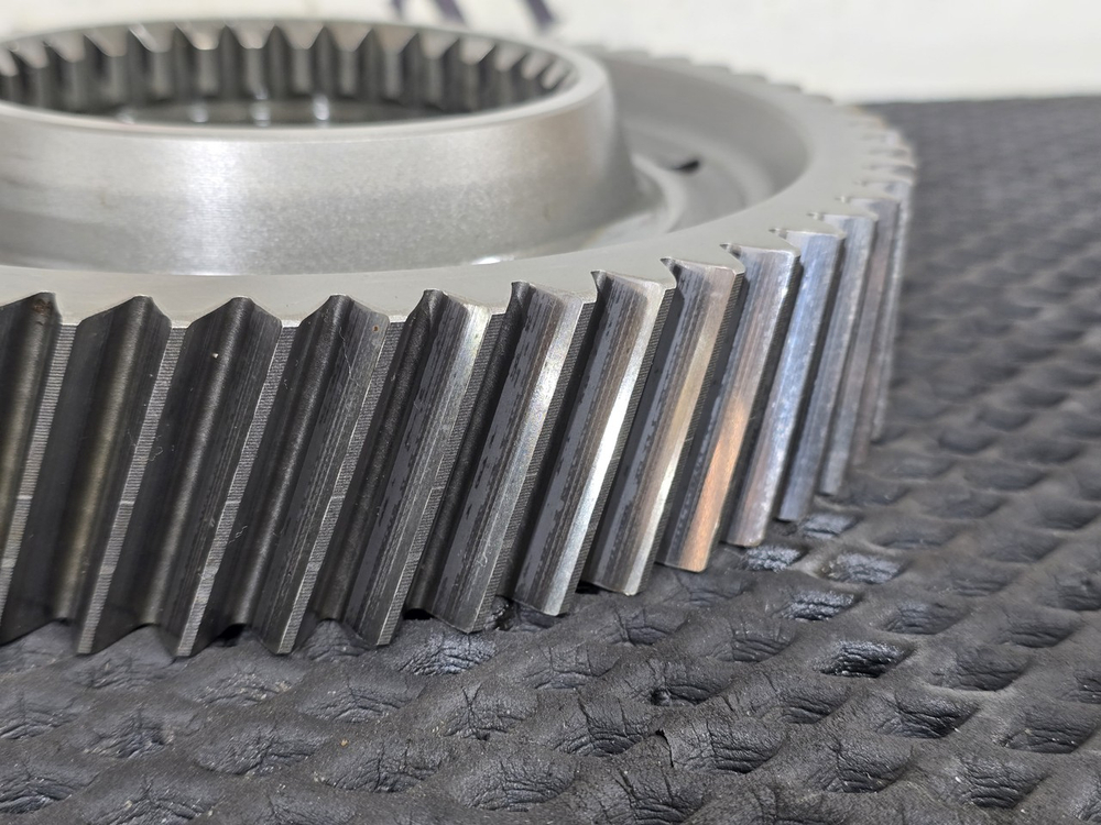 Косозубая шестерня 2018г