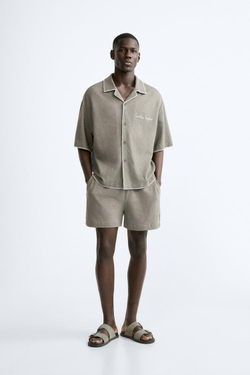 ZARA ШОРТЫ-БЕРМУДЫ С КОНТРАСТНОЙ ВЫШИВКОЙ, КОРИЧНЕВЫЙ / ТЕМНО-СЕРЫЙ