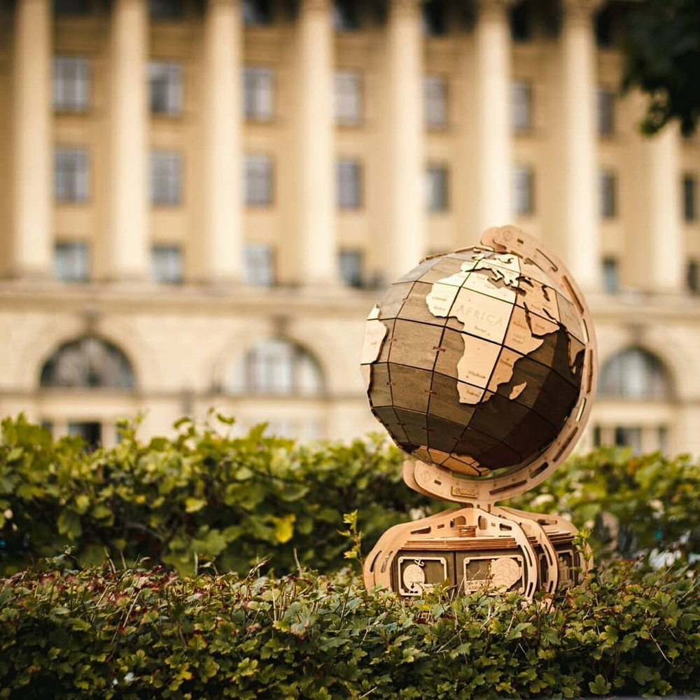 Сборная деревянная модель Глобус с потайной шкатулкой (коричневый) (EWA)