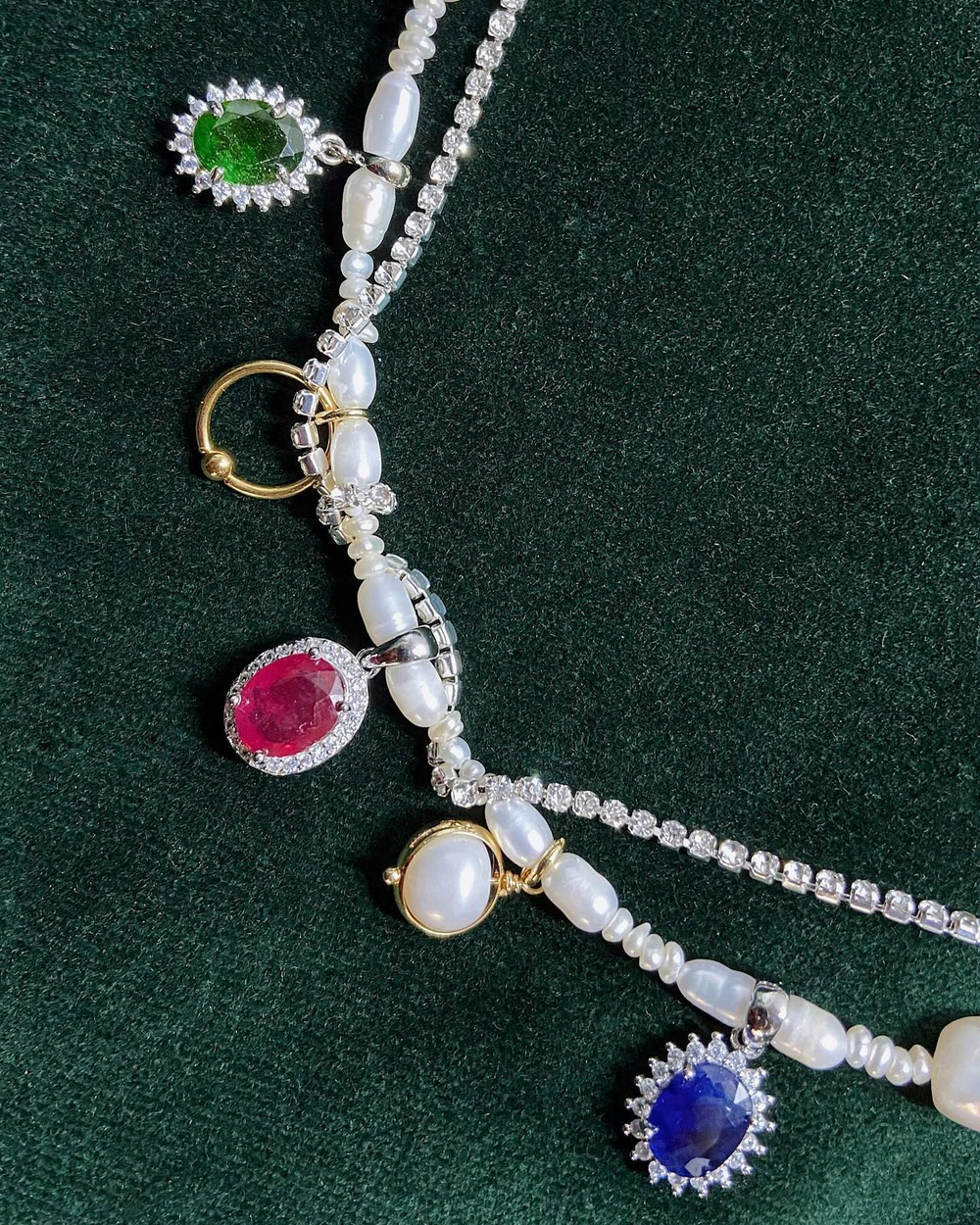 Колье с натуральными камнями