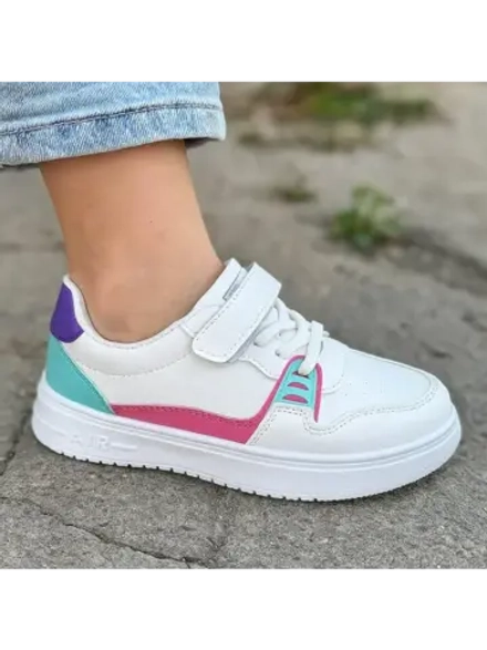 Кроссовки для девочки.