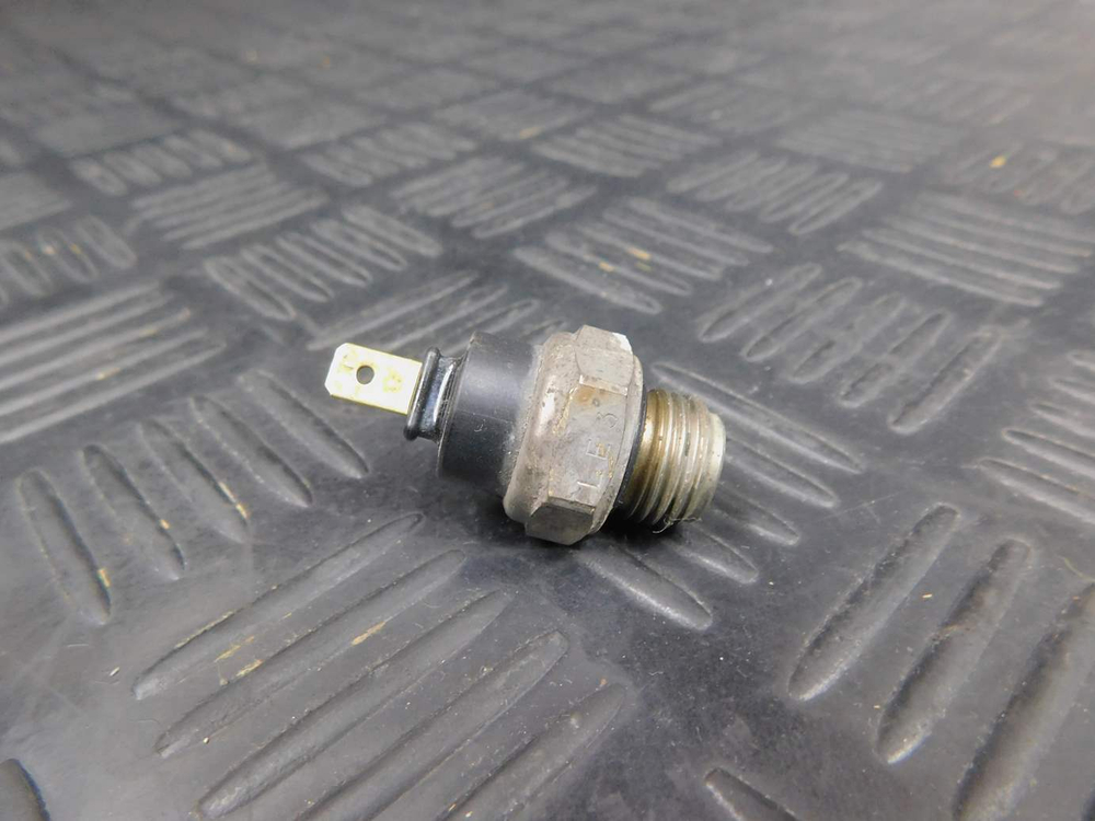 Датчик температуры Honda Shadow 400 NC34 052548