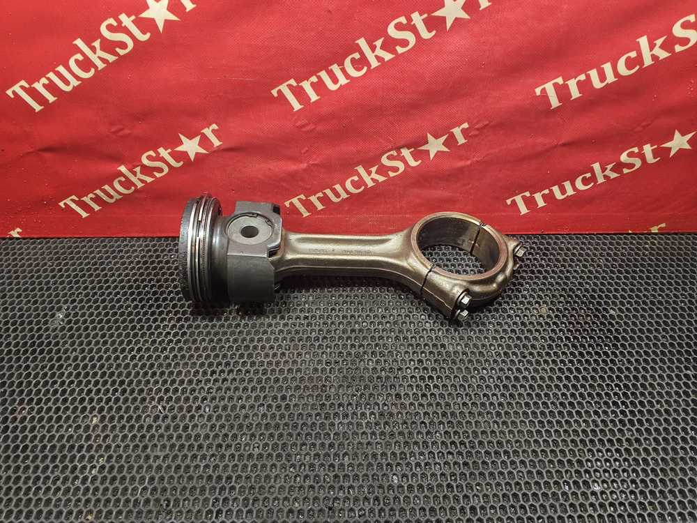 Поршень с шатуном