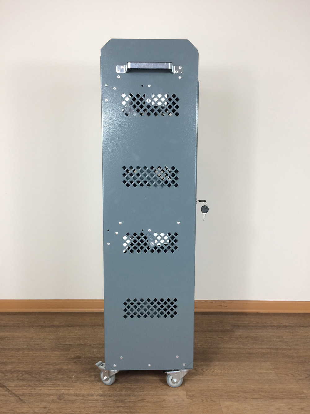 Тележка c розетками для зарядки 20 планшетов