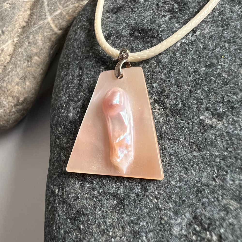 Подвеска. Жемчуг в раковине Перламутр