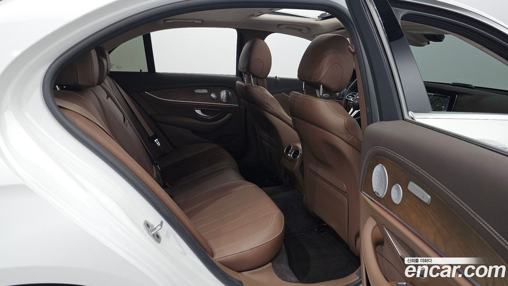 Mercedes-Benz E-Class W213 E300 4MATIC Exclusive (09.2020)