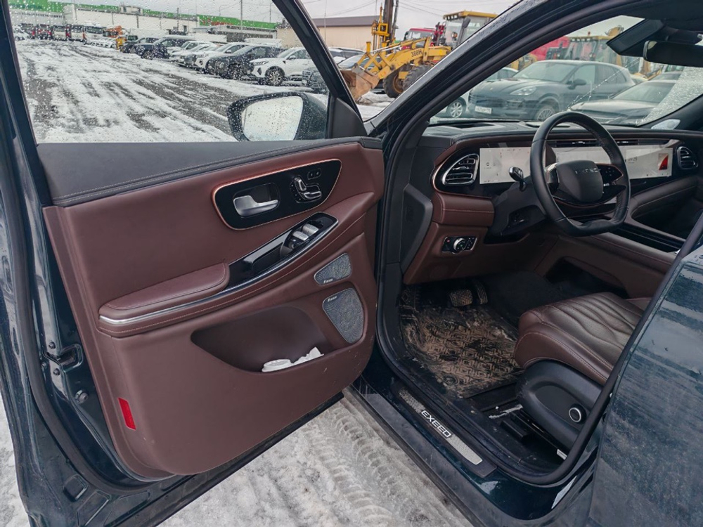 EXEED VX President 7 мест 2.0T 8AT 4WD
