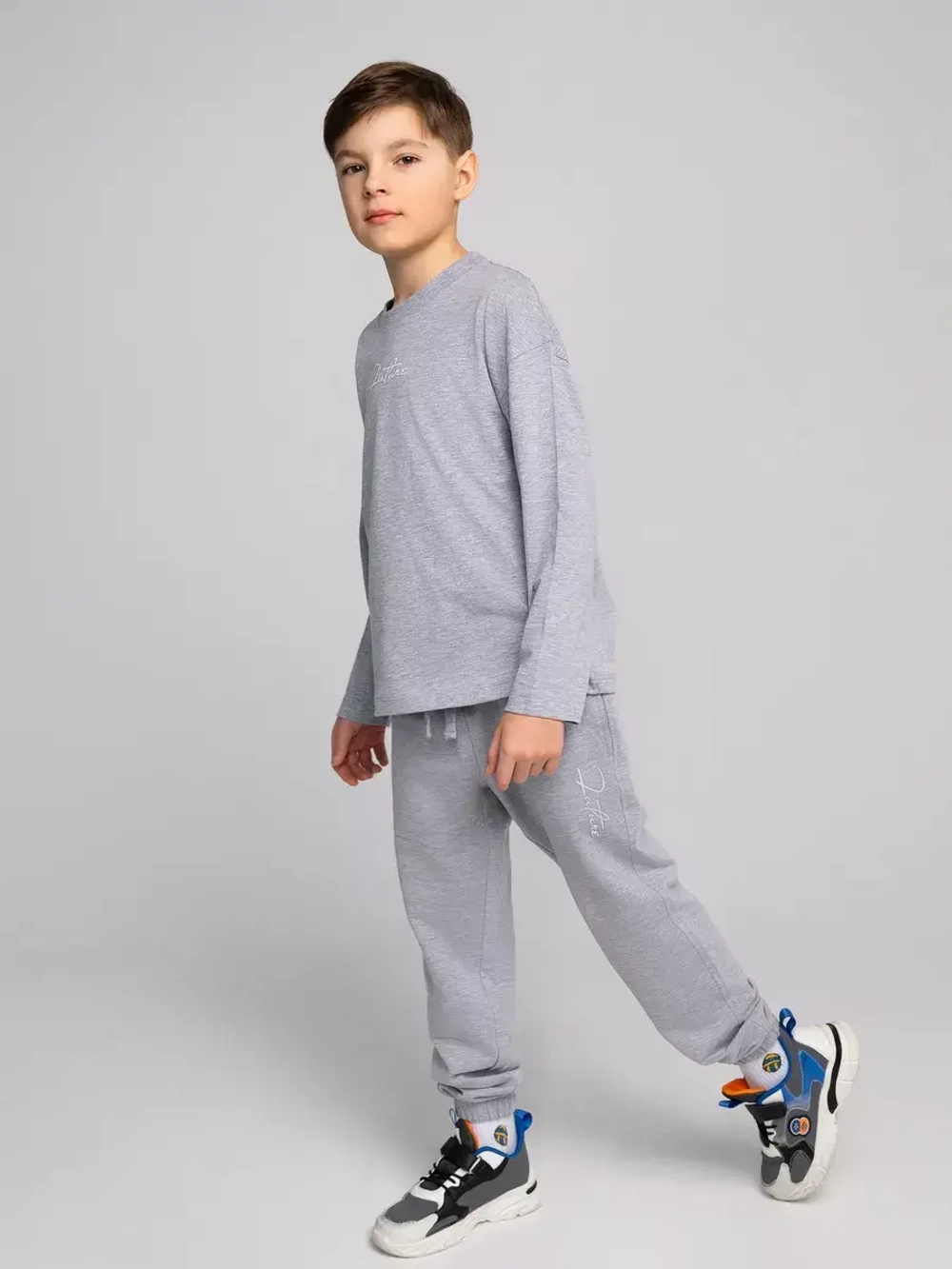 Спортивный костюм для мальчика в школу