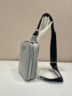 Нагрудная сумка-слинг Prada