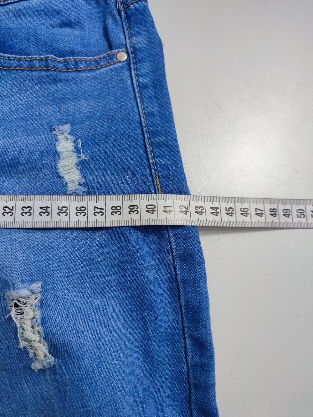 Джинсы One Love с рваным эффектом 42 размер