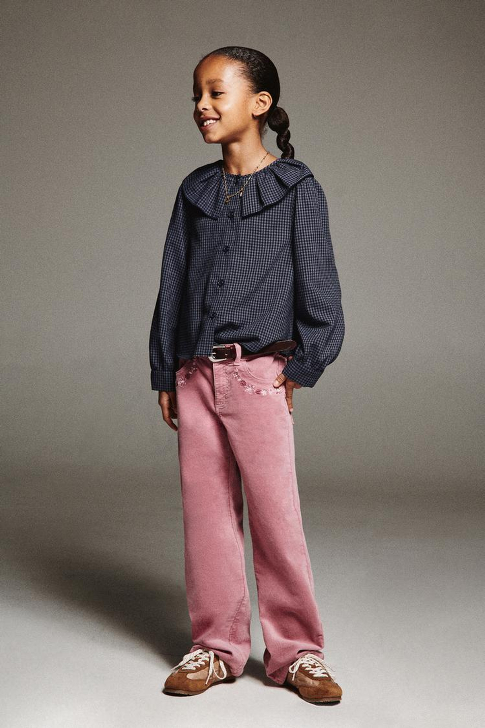 ZARA БАРХАТНЫЕ БРЮКИ С ВЫШИТЫМИ ЦВЕТАМИ, РОЗОВЫЙ