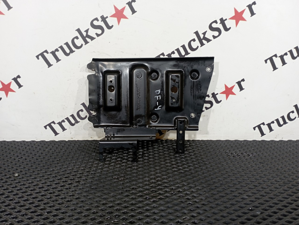 Кронштейн крепления торпедо правый