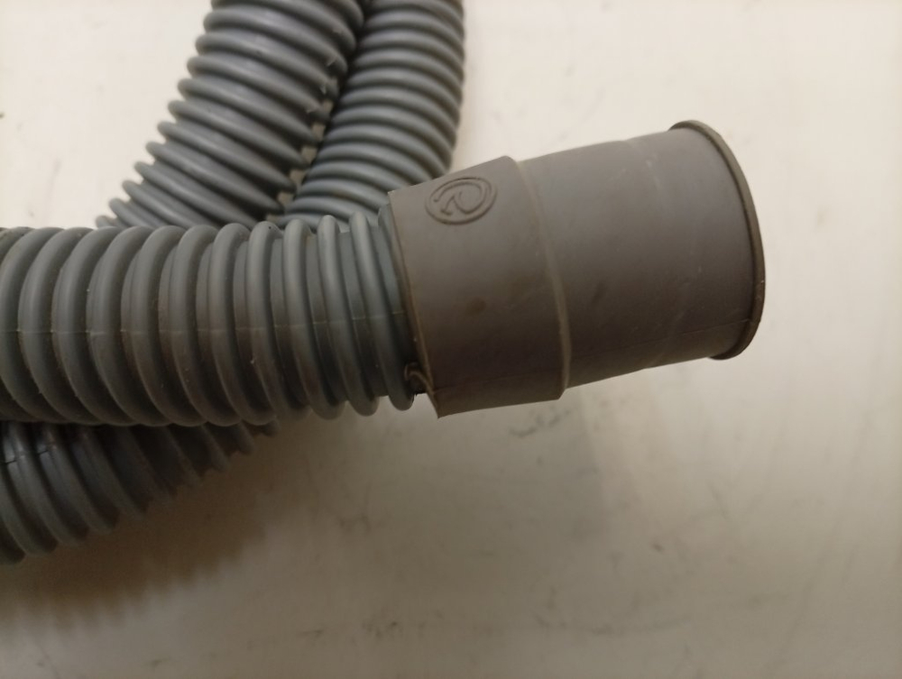 DIS5831 ктп4 Сливной шланг для посудомоечной машины Beko 1740160300 б/у