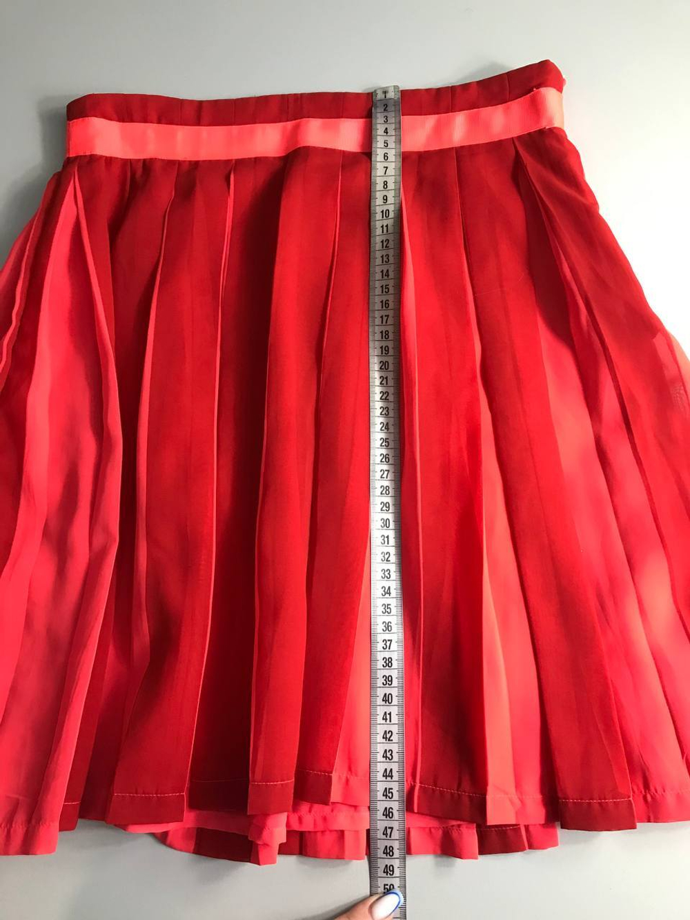 Юбка-плиссе Tommy яркая, визуально на 12/13 лет