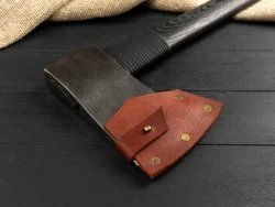 Валочный кованый топор, рукоять черный мореный ясень