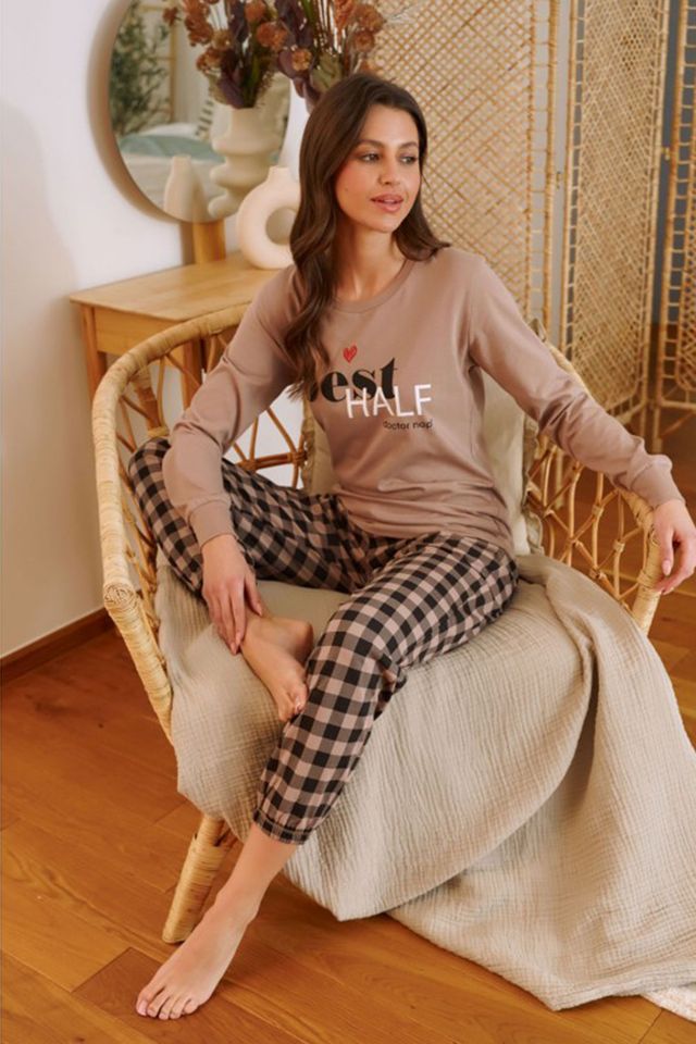 Комплект из лонгслива и прямых брюк в клетку