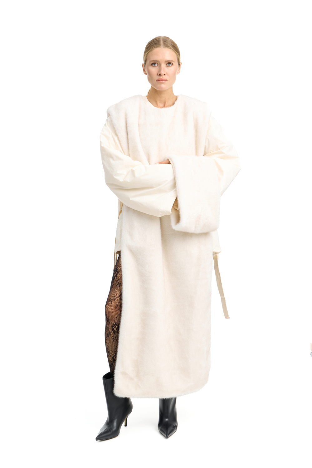 Меховая манишка и ворот NOT USUALLY Milk