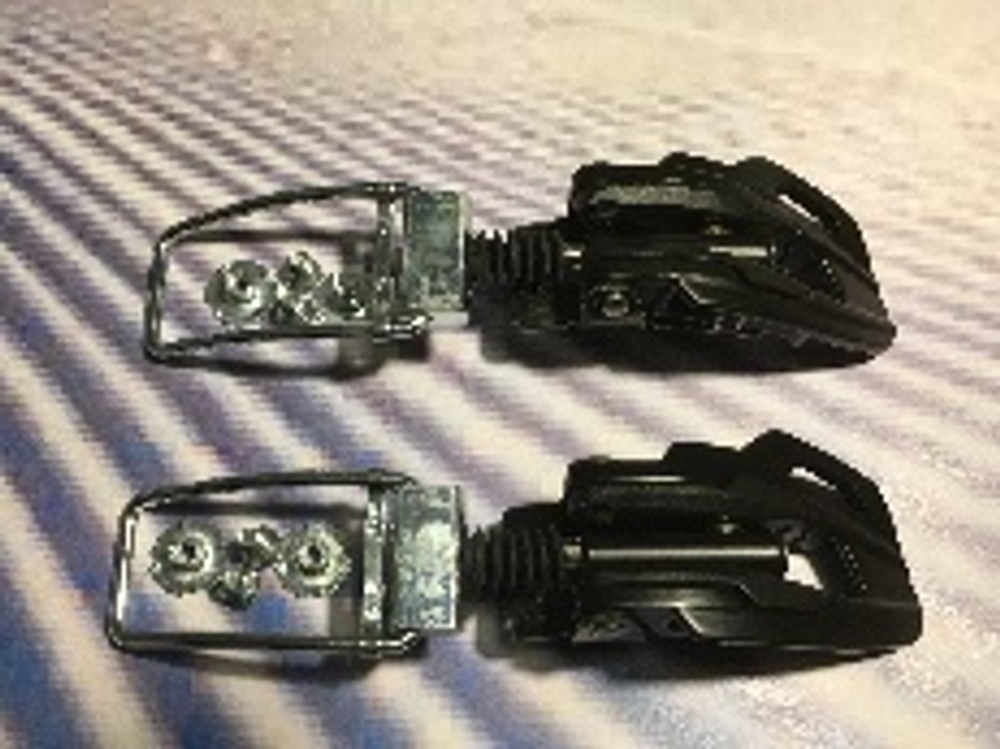 Запчасть для ботинок Buckle left  on cuff (Buckle + Screw,Insert)