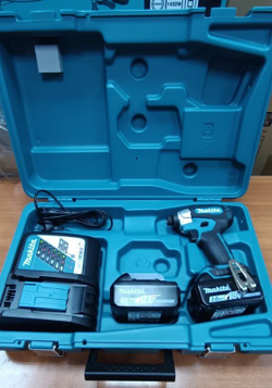 Аккумуляторный ударный шуруповерт Makita DTD157RFE