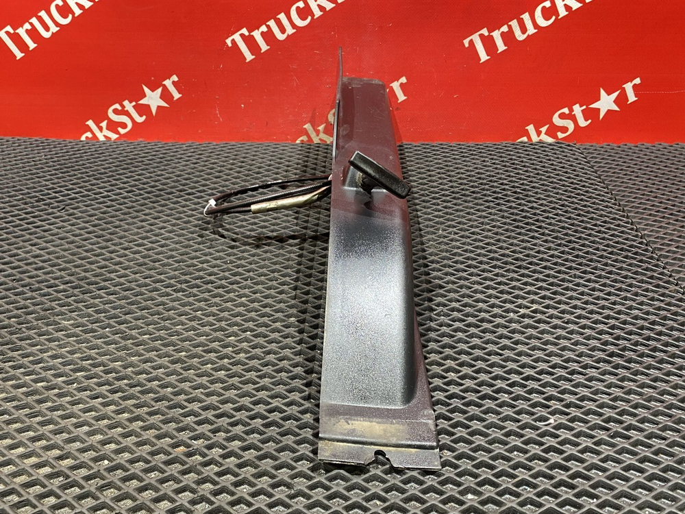 Накладка ручки бардачка правая 2018г