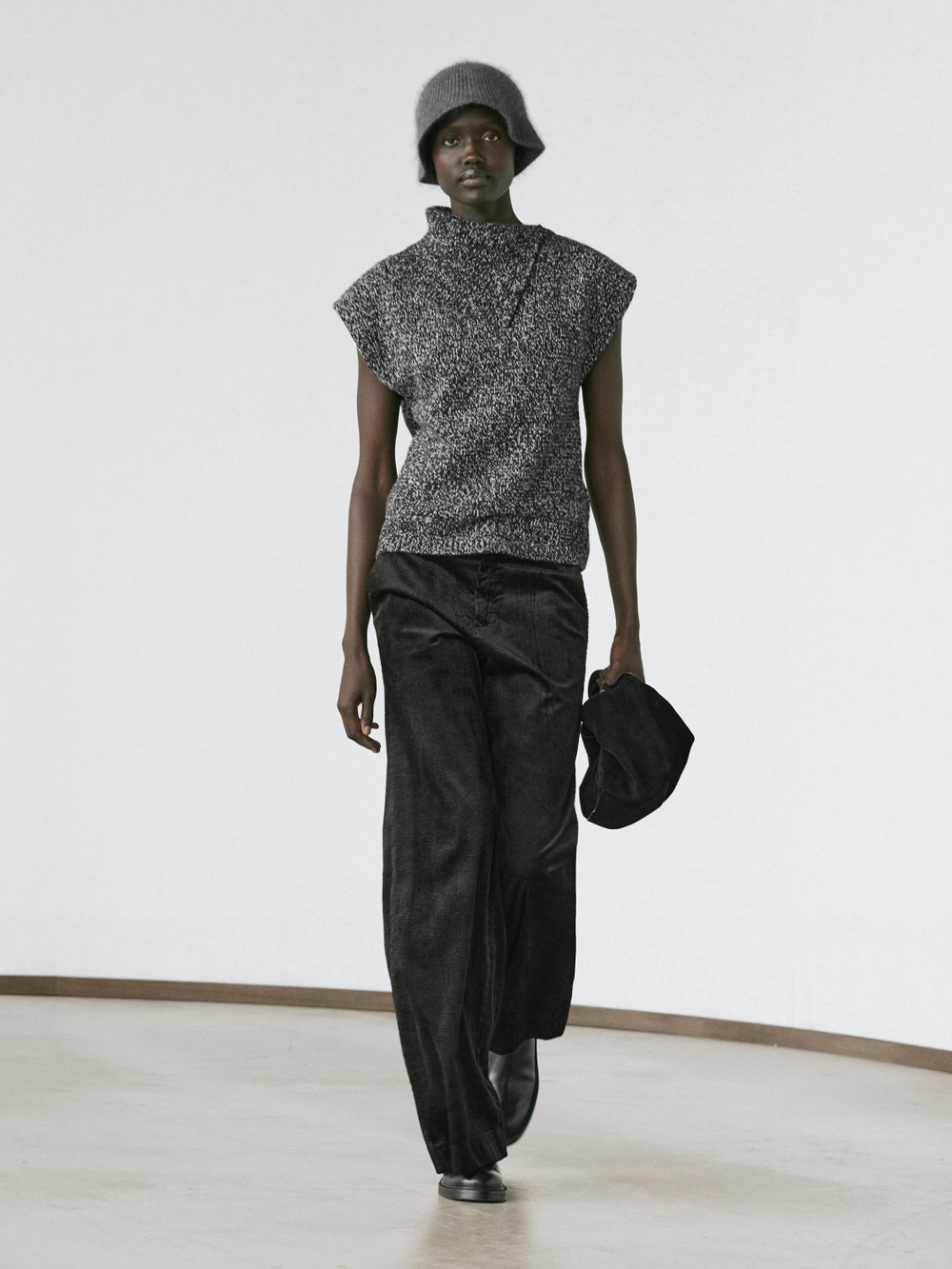 Massimo Dutti Трикотажный жилет мулине с воротником, черный