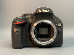 Nikon D5200 Kit 18-55mm 40 кадров