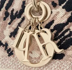 Сумка Dior Lady D-lite, модель среднего формата розовый