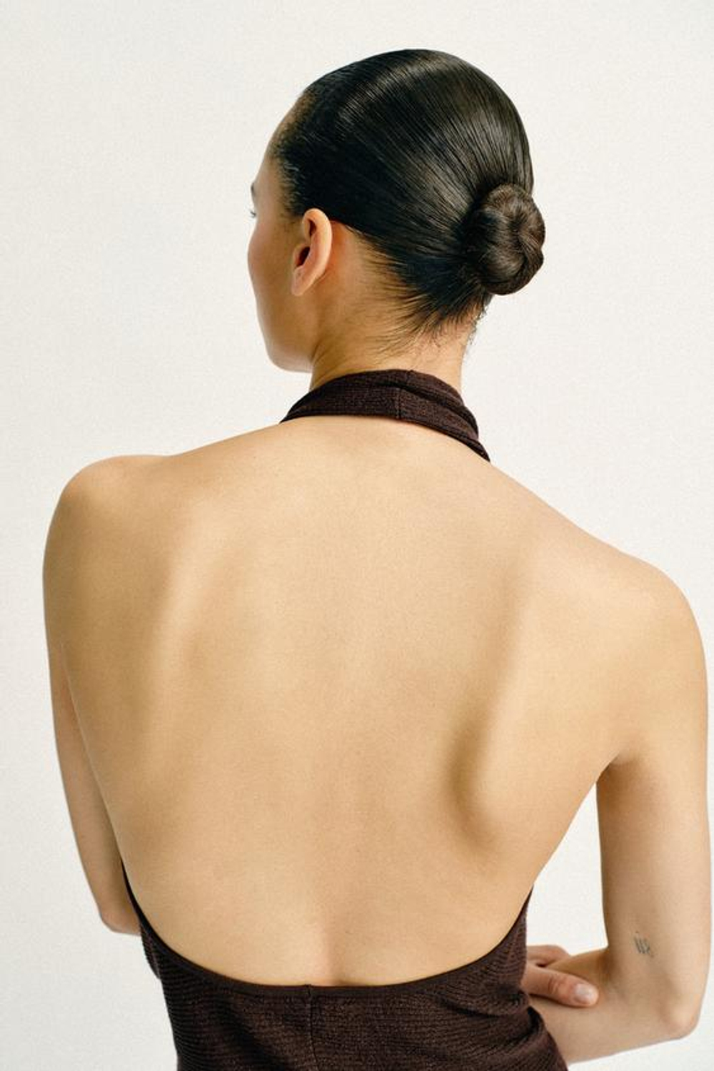 ZARA ТОП ХАЛТЕР В РУБЧИК С БЛЕСТЯЩЕЙ НИТЬЮ, КОРИЧНЕВЫЙ