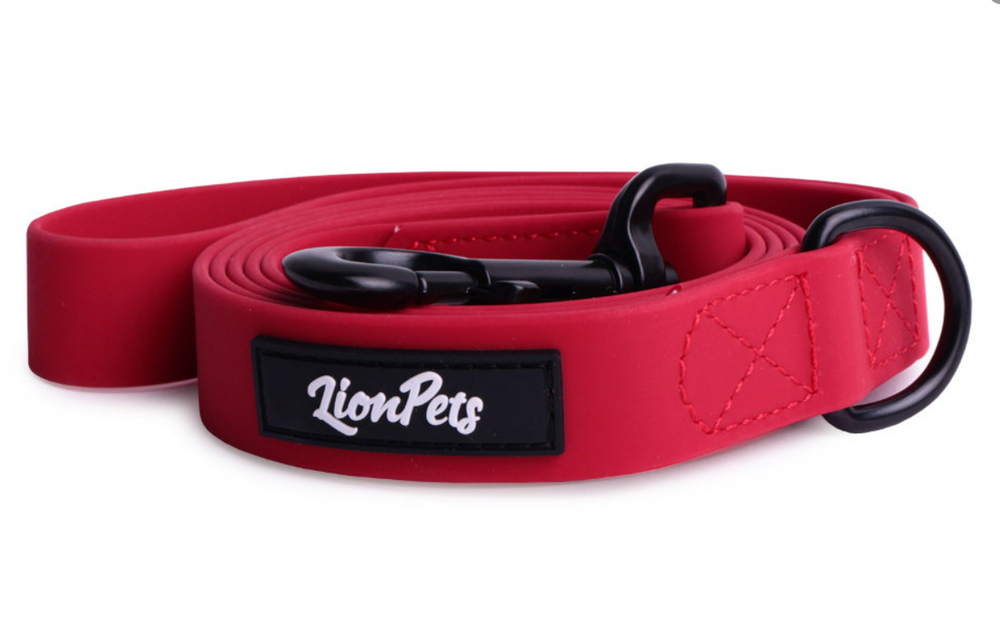 Поводок из биотана прошитый LionPets красный 1,5м