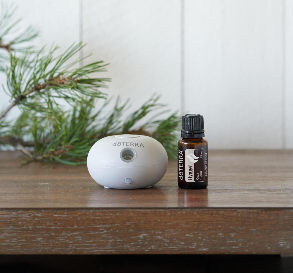 Набор doTERRA портативный диффузор Bubble с датчиком движения и смесь Hygge, 15 мл