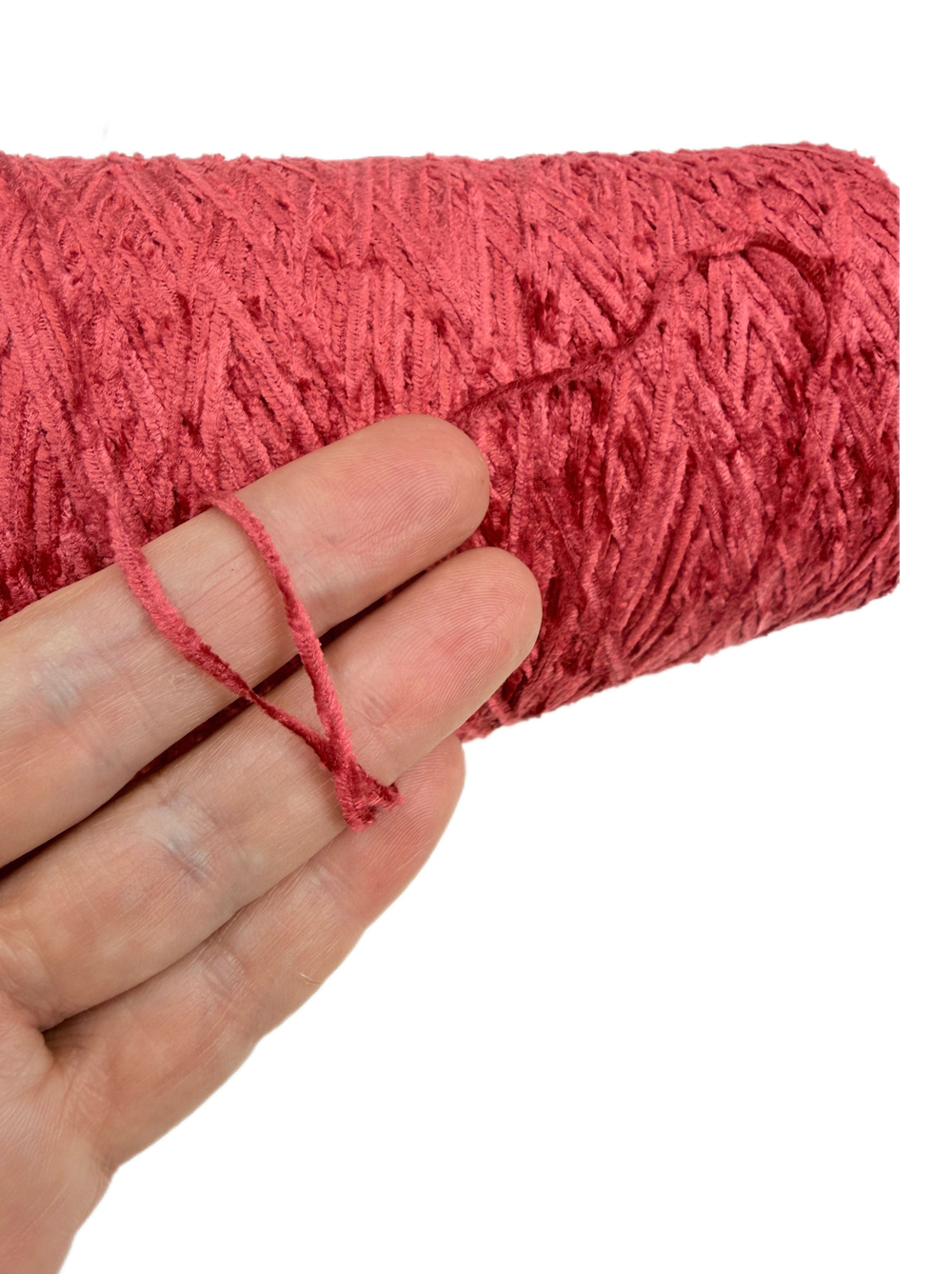 Пряжа на бобине 200г -100% натуральный шелк велюр ленточный (Италия) 100г-610м разбеленный красный