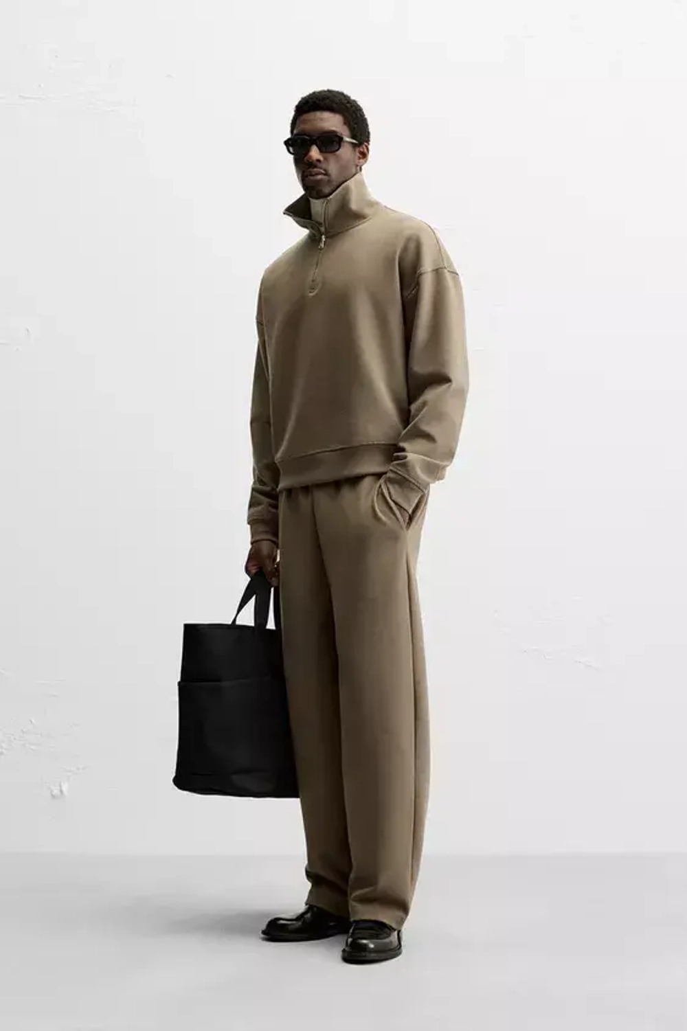 ZARA БРЮКИ-ДЖОГГЕРЫ КОМФОРТНОЙ ПОСАДКИ ИЗ ВЫСОКОТЕХНОЛОГИЧНОЙ ТКАНИ, ТЕМНЫЙ ХАКИ