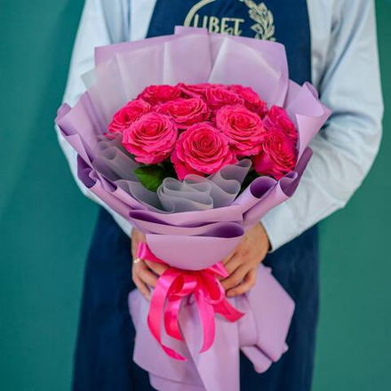 Букет из 11 ярких малиновых роз Эквадор