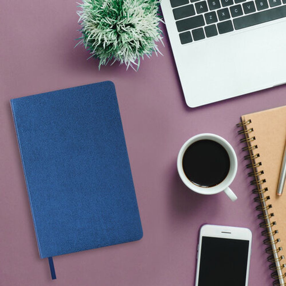 Ежедневник недатированный А5 138х213 мм BRAUBERG "Metallic", под кожу, 136 л., гибкий, синий, 113376