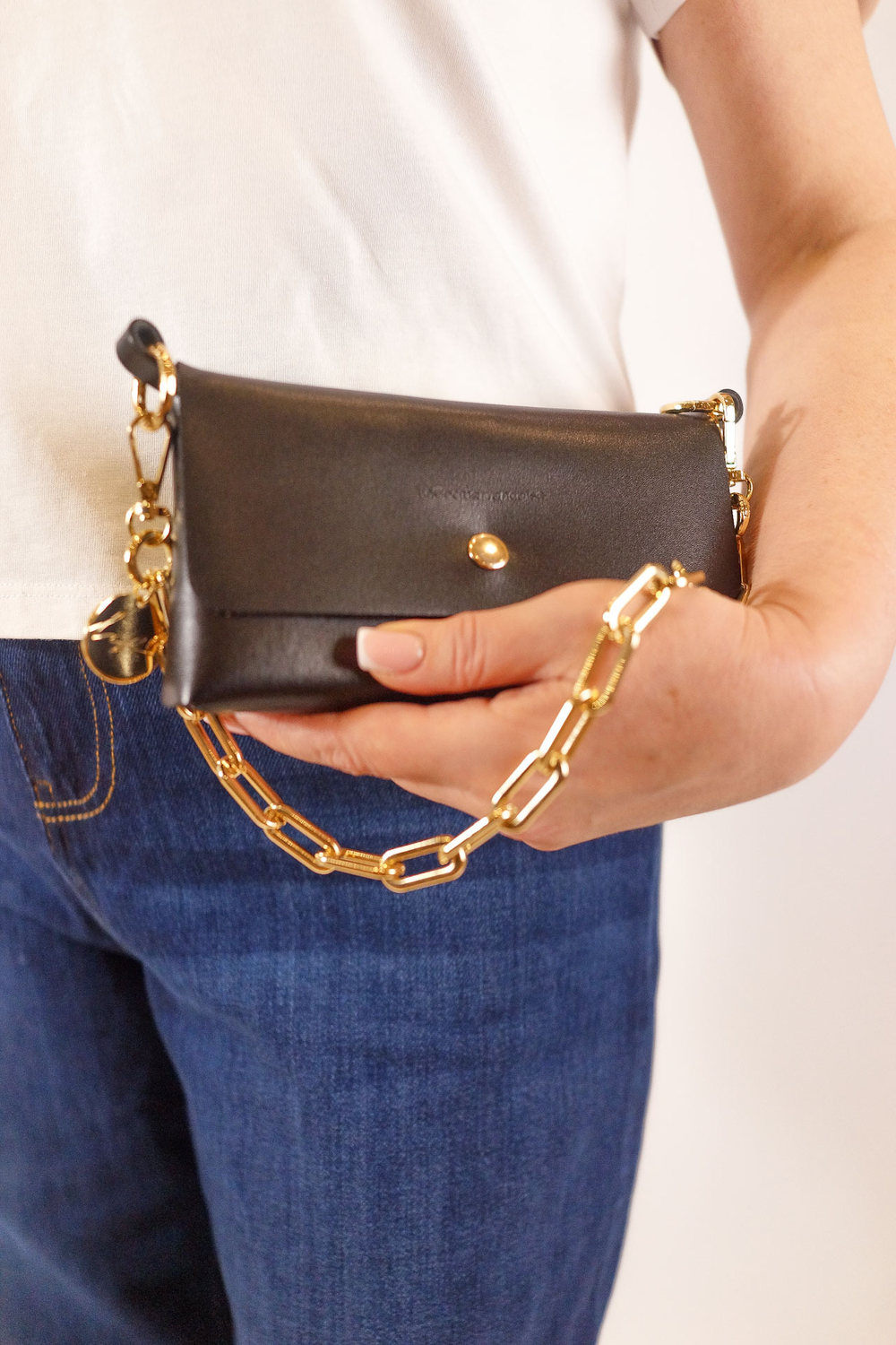 DE786A76-1C09-422F-BC10-B013BB47B5DA