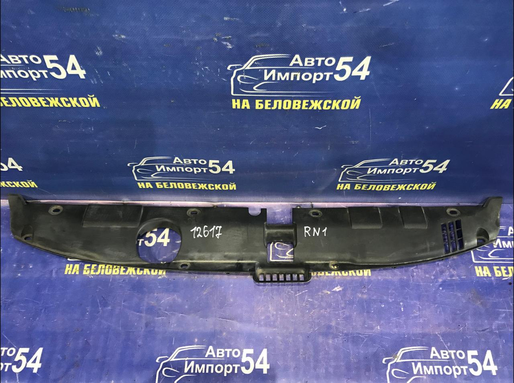 Накладка на рамку радиатора Honda STREAM 2000-2003