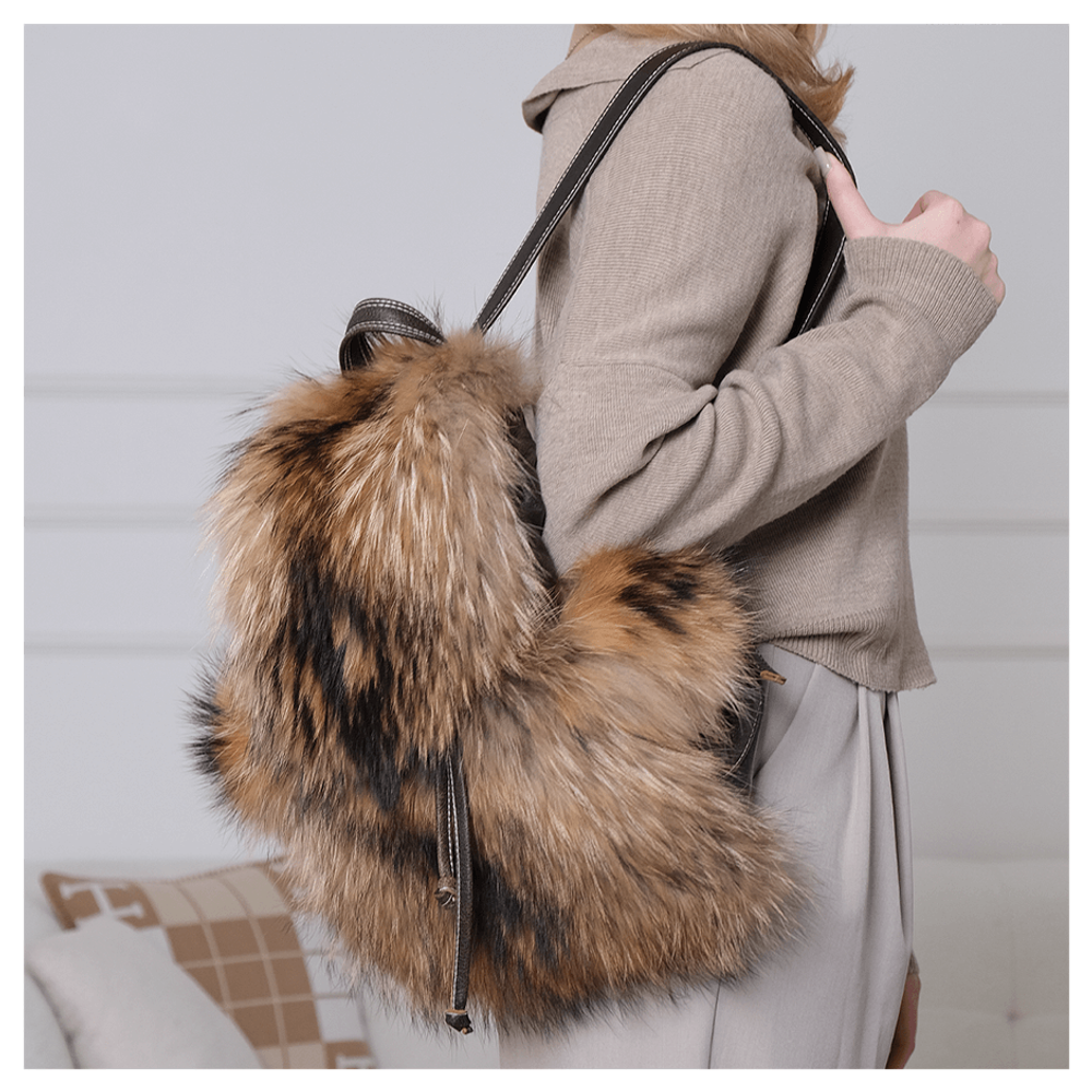 Меховой рюкзак «Пушистый из енота»