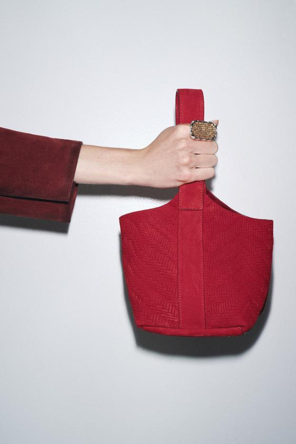 ZARA МИНИ-СУМКА-ТОРБА ПЛЕТЕНАЯ ЗАМША, КРАСНЫЙ