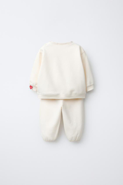 ZARA КОМПЛЕКТ ИЗ ТОЛСТОВКИ И БРЮК С ВЫШИТОЙ НАДПИСЬЮ, СВЕТЛО-БЕЖЕВЫЙ