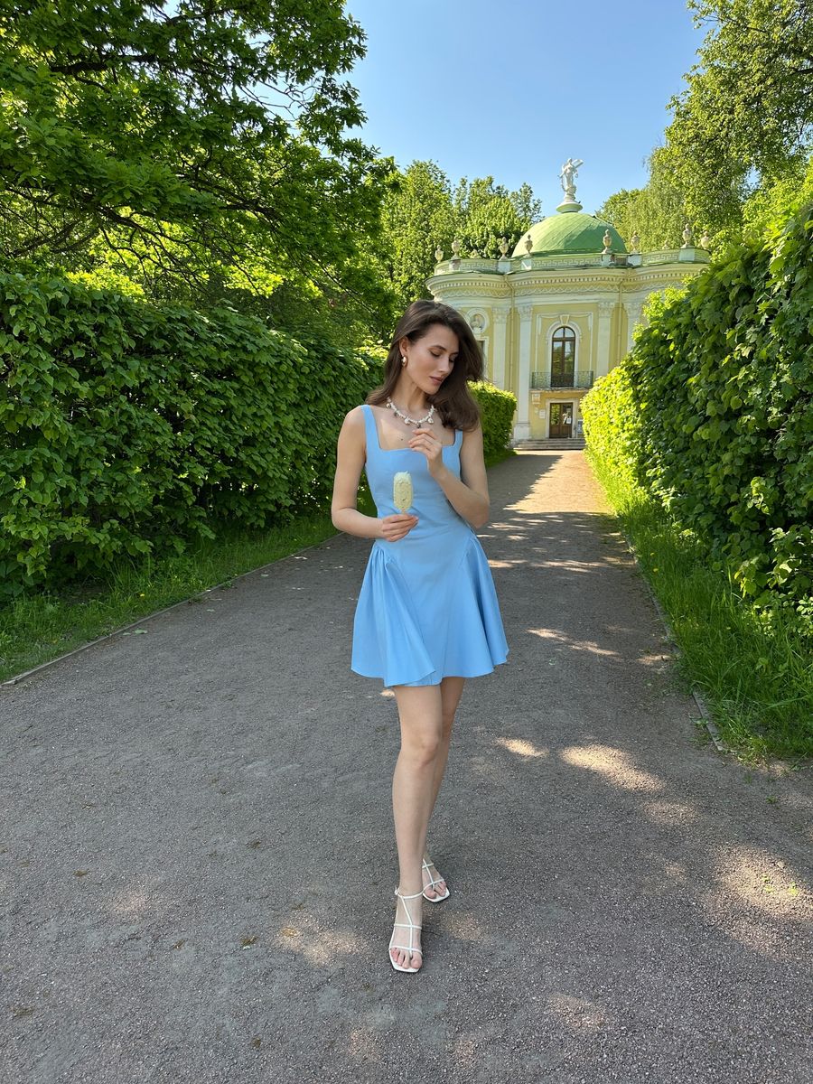 Платье из хлопка с завязкой мини голубое