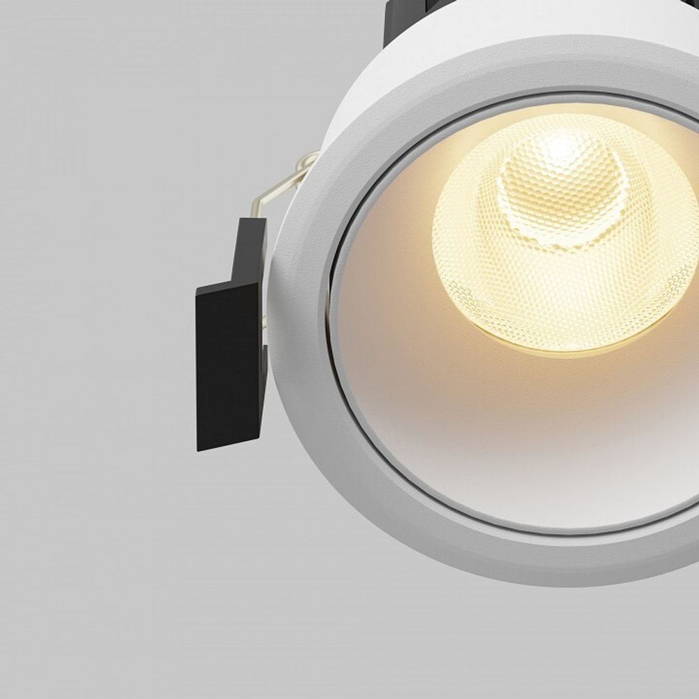 Встраиваемый светильник Maytoni Dip DL115-10W-2.7K-W