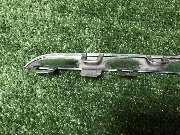 Молдинг решетки радиатора Mercedes C w205 (14-18)