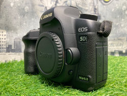 Canon EOS 5D Mark II
