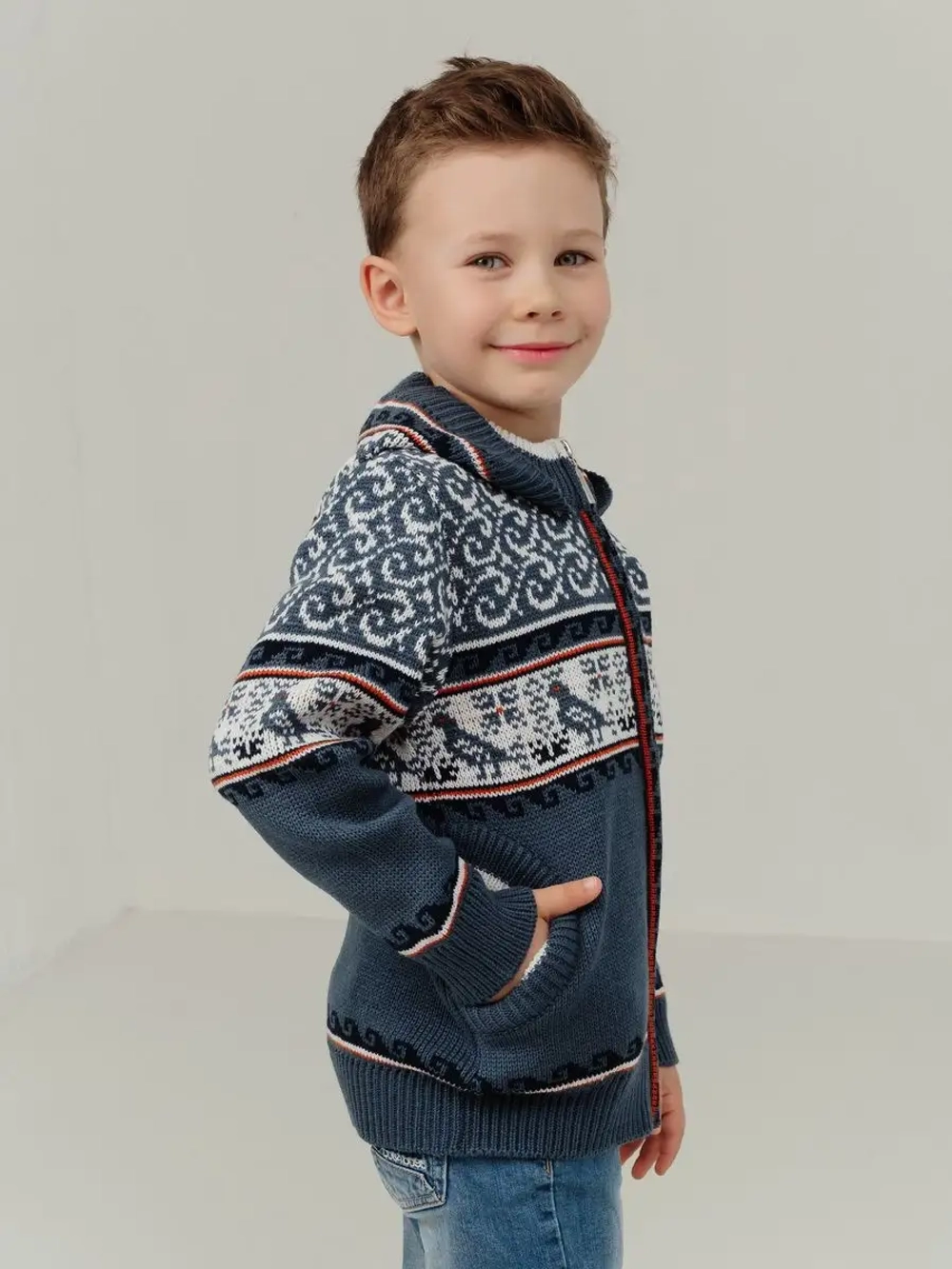 Кофта вязаная с капюшоном