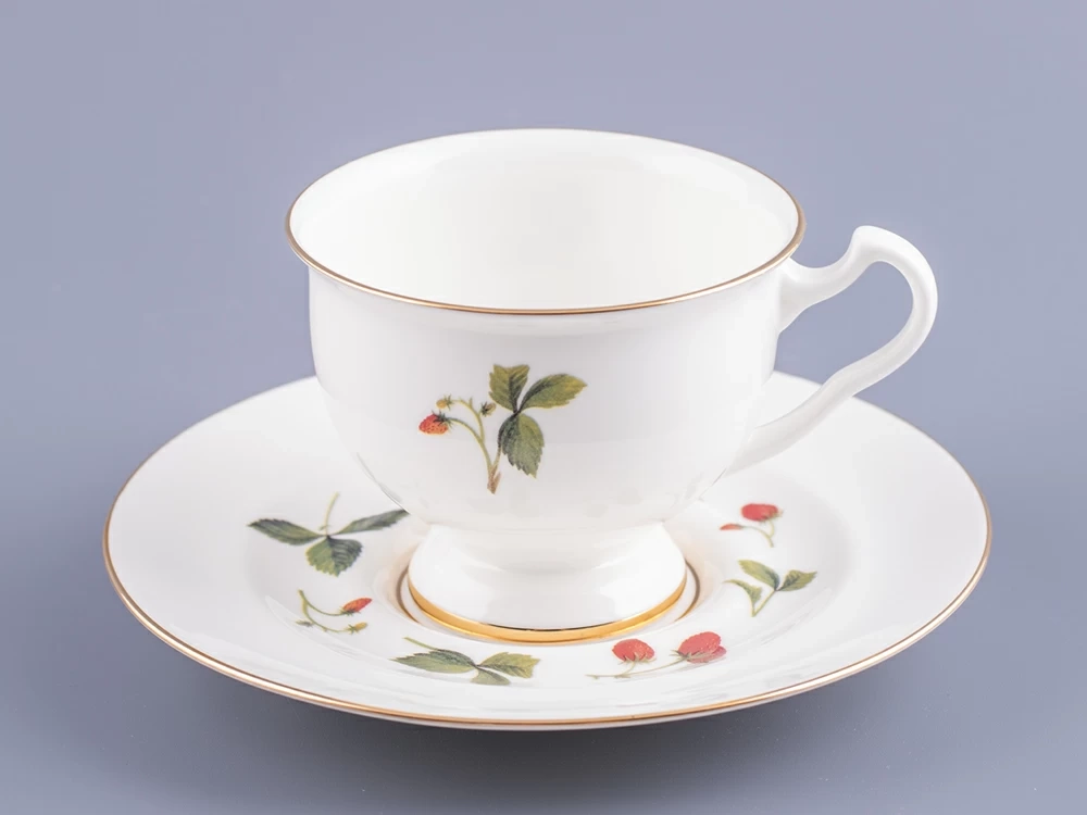 Чашка с блюдцем чайная форма Айседора рисунок Земляника, арт. 81.27540.00.1
