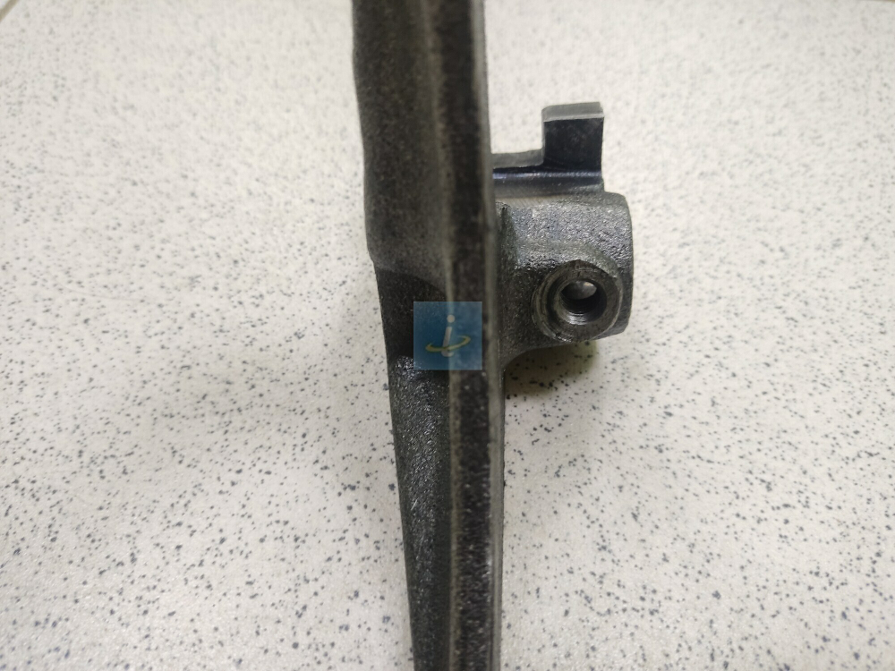 Вилка переключения 4 и 5 передачи 236-1702033